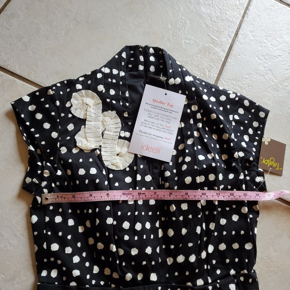 Taylor Dress Size 2 - Picture 5 of 6